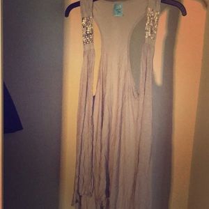 Sleeveless shall like type gray and silver